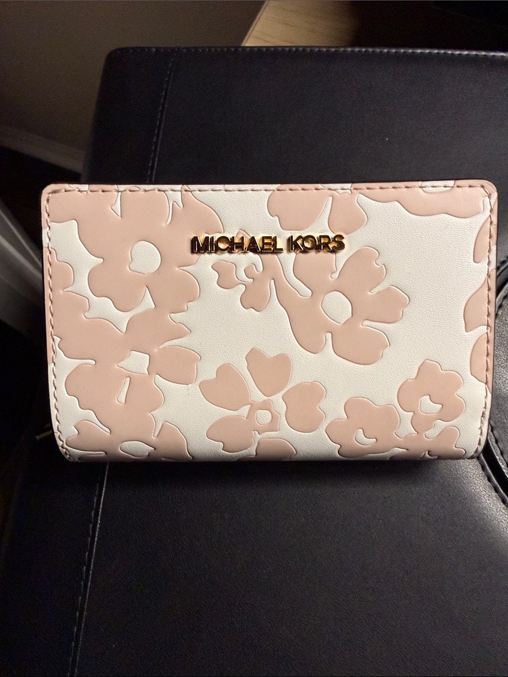 Michael Kors Blush and White Floral Leather Wallet with Gold Logo - Picture 8 of 9